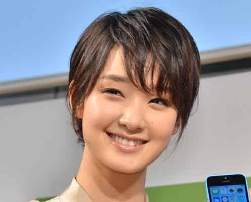 剛力彩芽、「大人の女性になった気分」 新「iPhone」発売セレモニーで大興奮