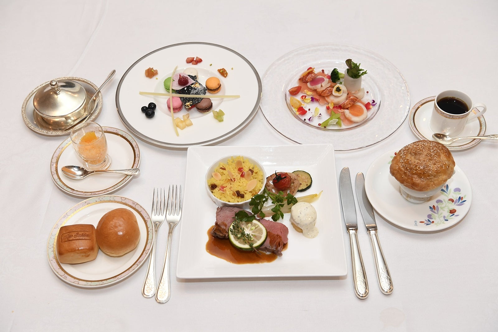 夜の料理（C）AKS