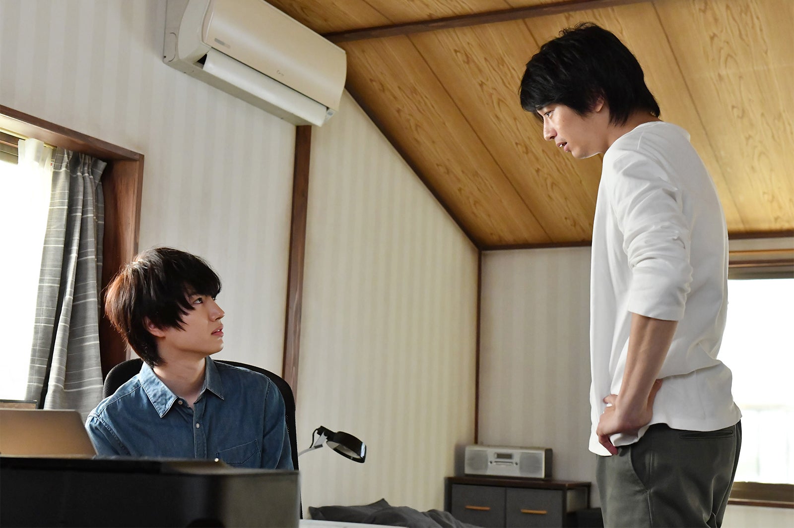 桜田通、向井理（C）TBS