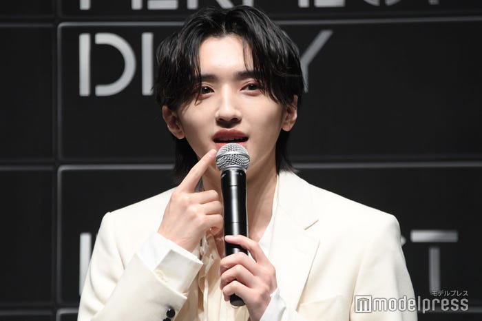 今日もリップをつけて来た道枝駿佑(C)モデルプレス