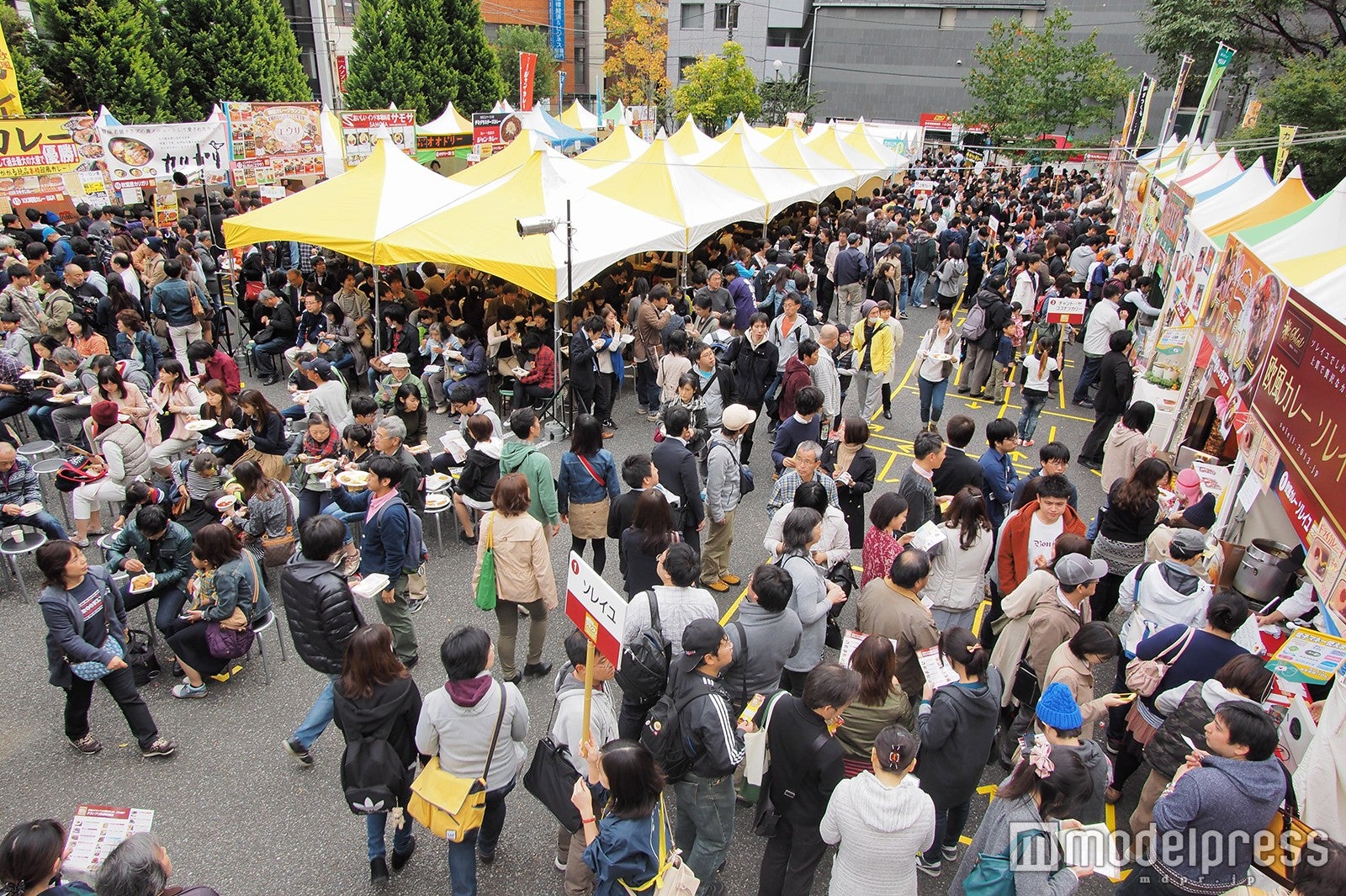 神田カレーグランプリ2015の様子／画像提供：神田カレーグランプリ
