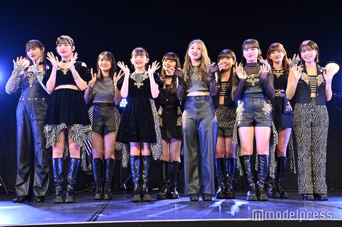 アンジュルム/(上段左から)佐々木莉佳子、川名凜、上國料萌衣、為永幸音、川村文乃(下段左か)伊勢鈴蘭、松本わかな、竹内朱莉、平山遊季、橋迫鈴(C)モデルプレス