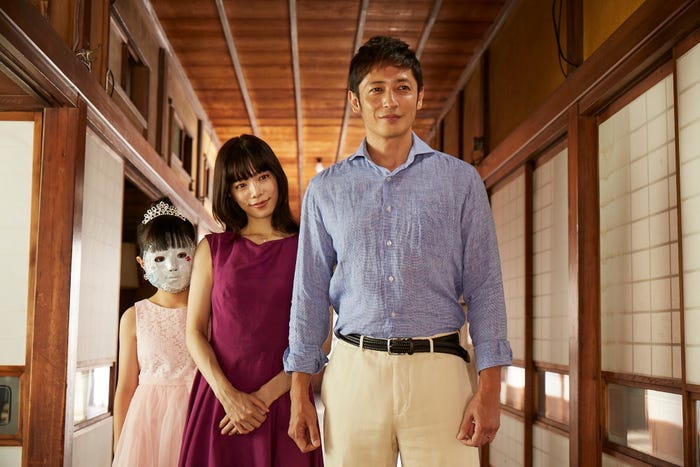 渡辺さくら、桜井ユキ、玉木宏(C)2022「この子は邪悪」製作委員会