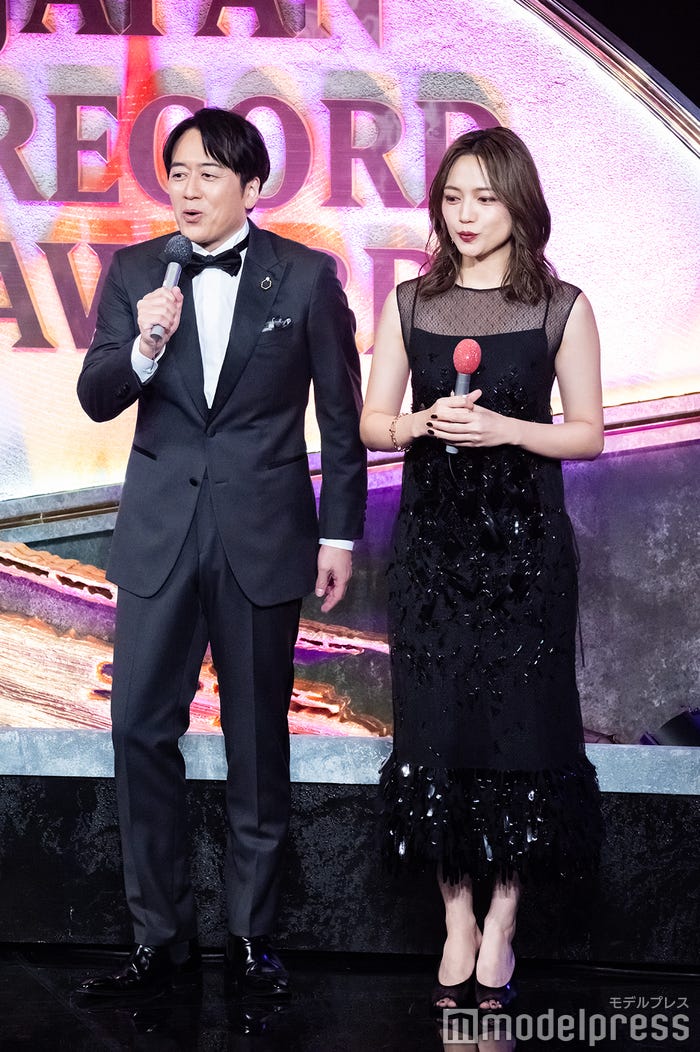 安住紳一郎アナウンサー、川口春奈(C)モデルプレス