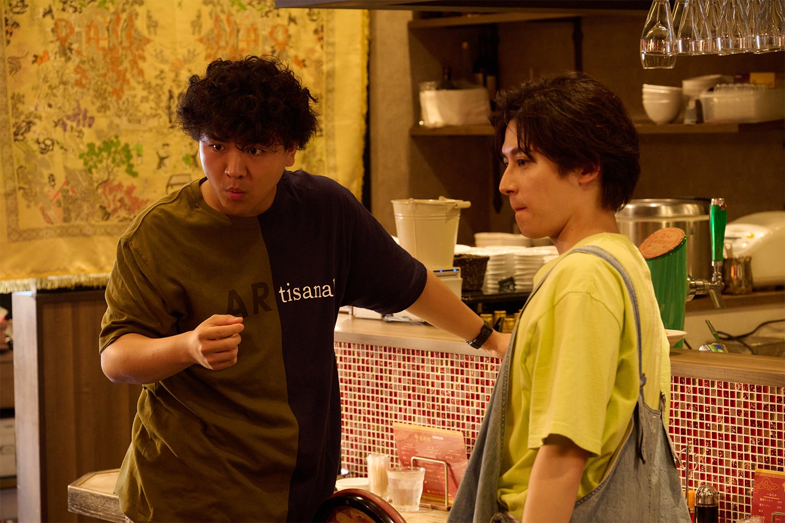 丈太郎、阿久津仁愛「夏色の雲が恋と嵐をまきおこす」（C）テレビ朝日