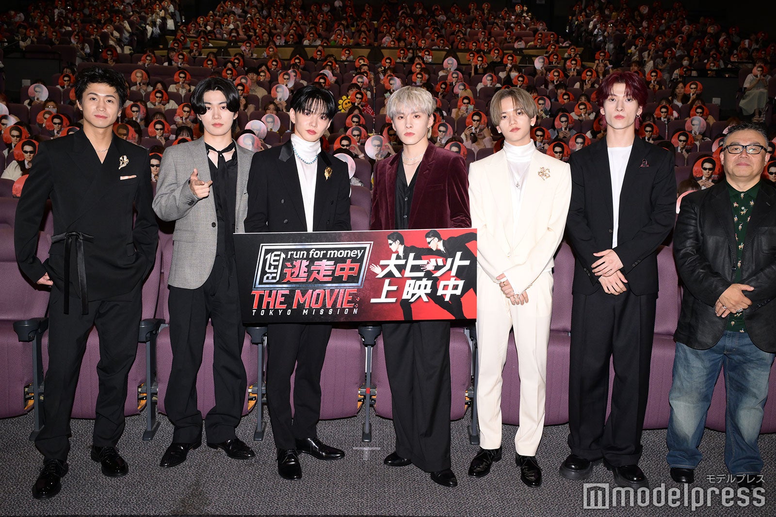 瀬口黎弥、木全翔也、佐藤大樹、川西拓実、中島颯太金城碧海、西浦正記監督（C）モデルプレス