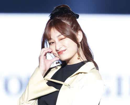 吉川愛、“ほっぺハートポーズ”が悶絶級の可愛さ ギャップで会場沸かす<TGC 2022 A/W>