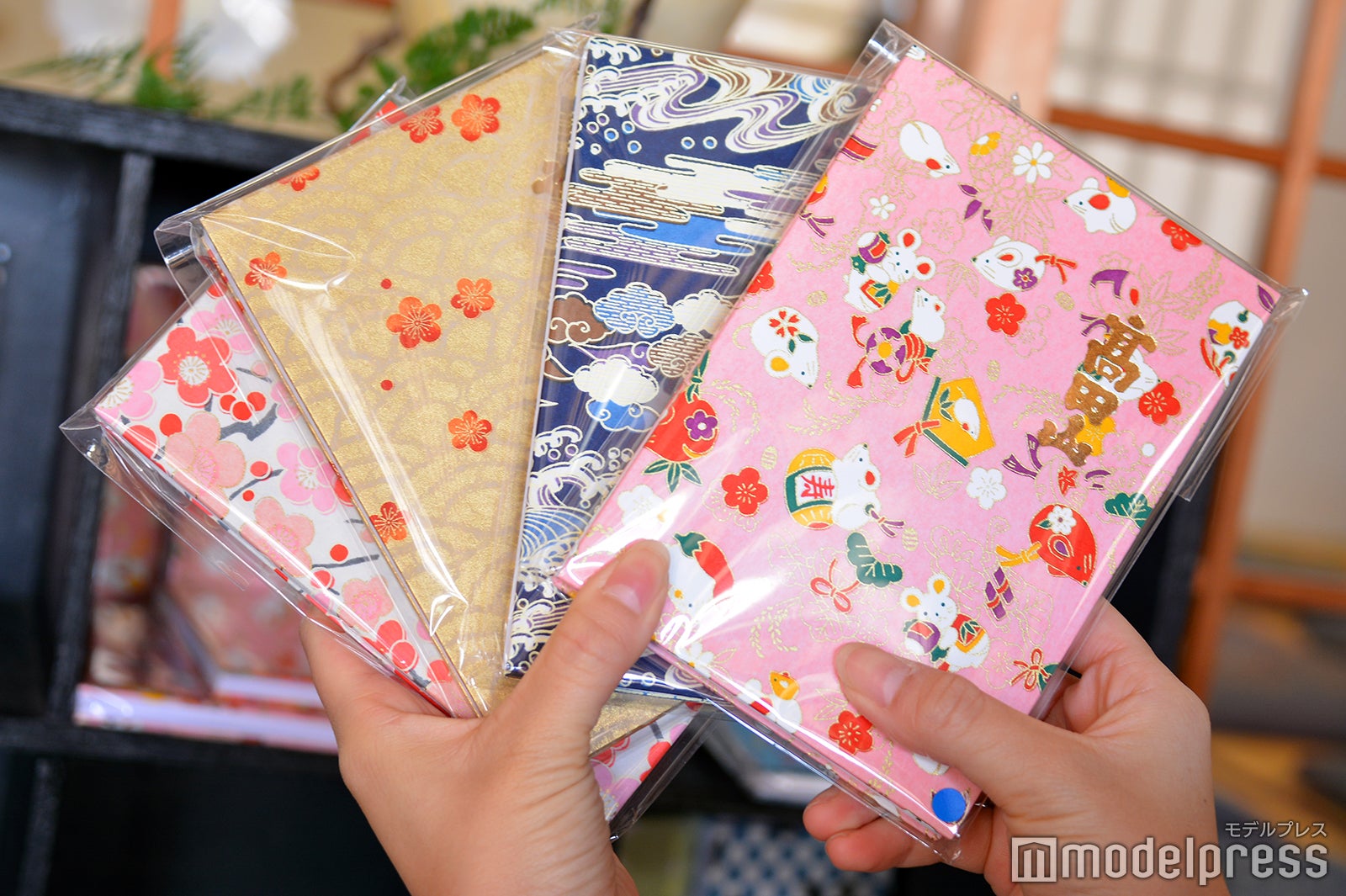 ご朱印帳「高田山」の金文字入は3,000円（C）モデルプレス