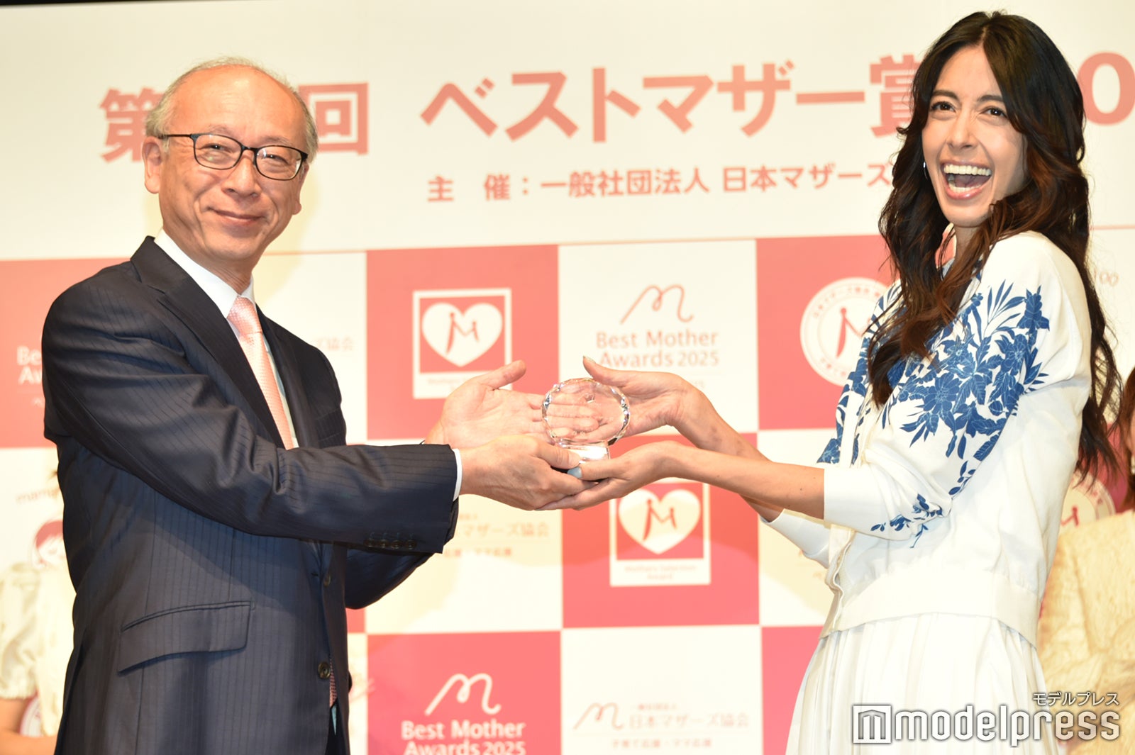 井上淳氏、森泉（C）モデルプレス