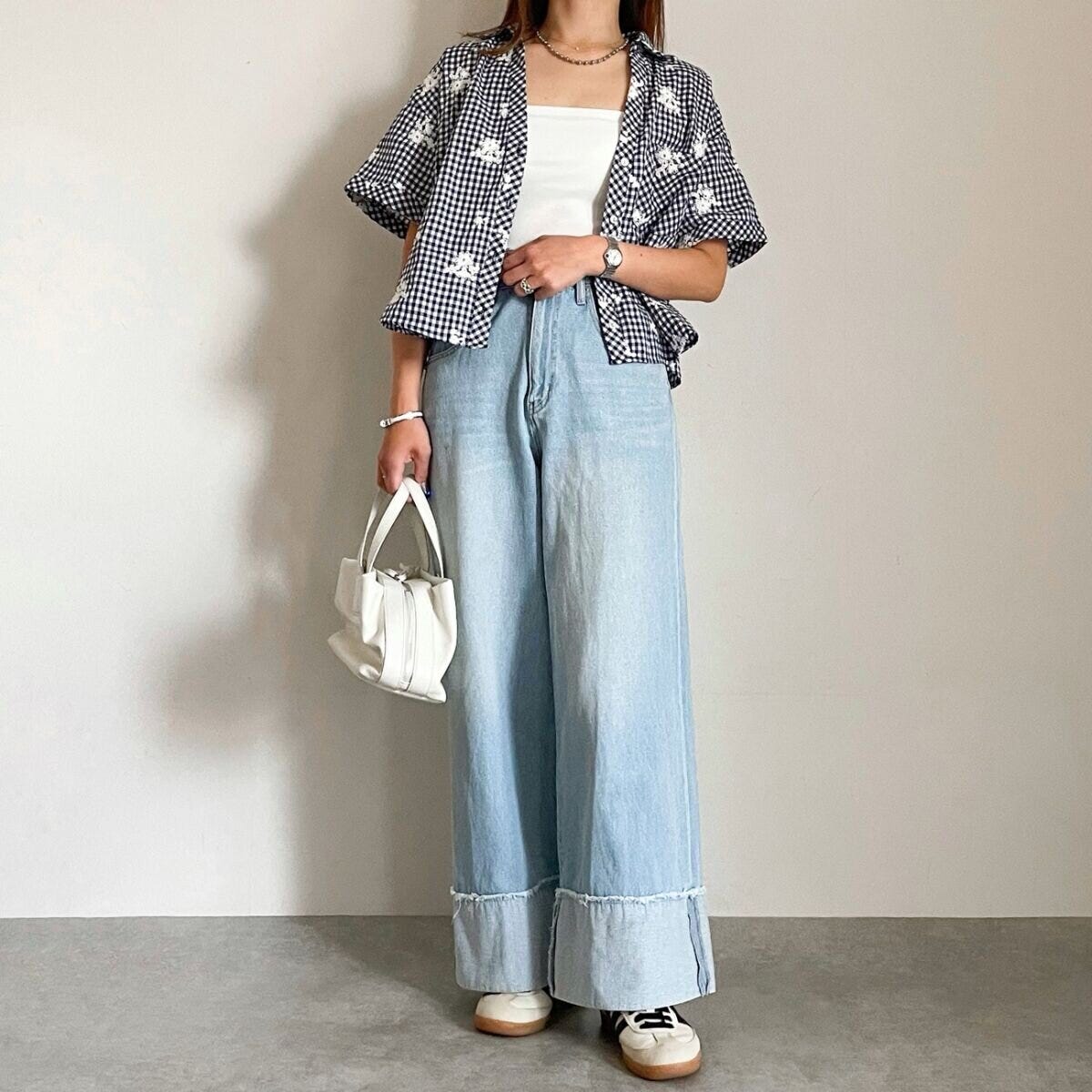ZARA 刺繍チェックシャツ ZARA 刺繍チェックシャツ デニムワイドパンツの羽織りカジュアルコーデ