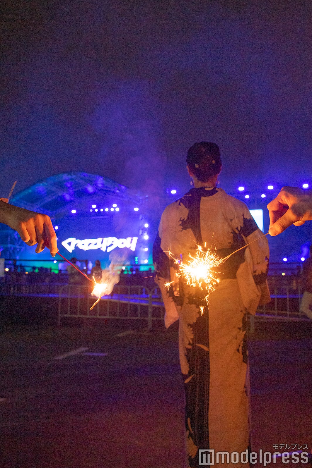 （C）モデルプレス