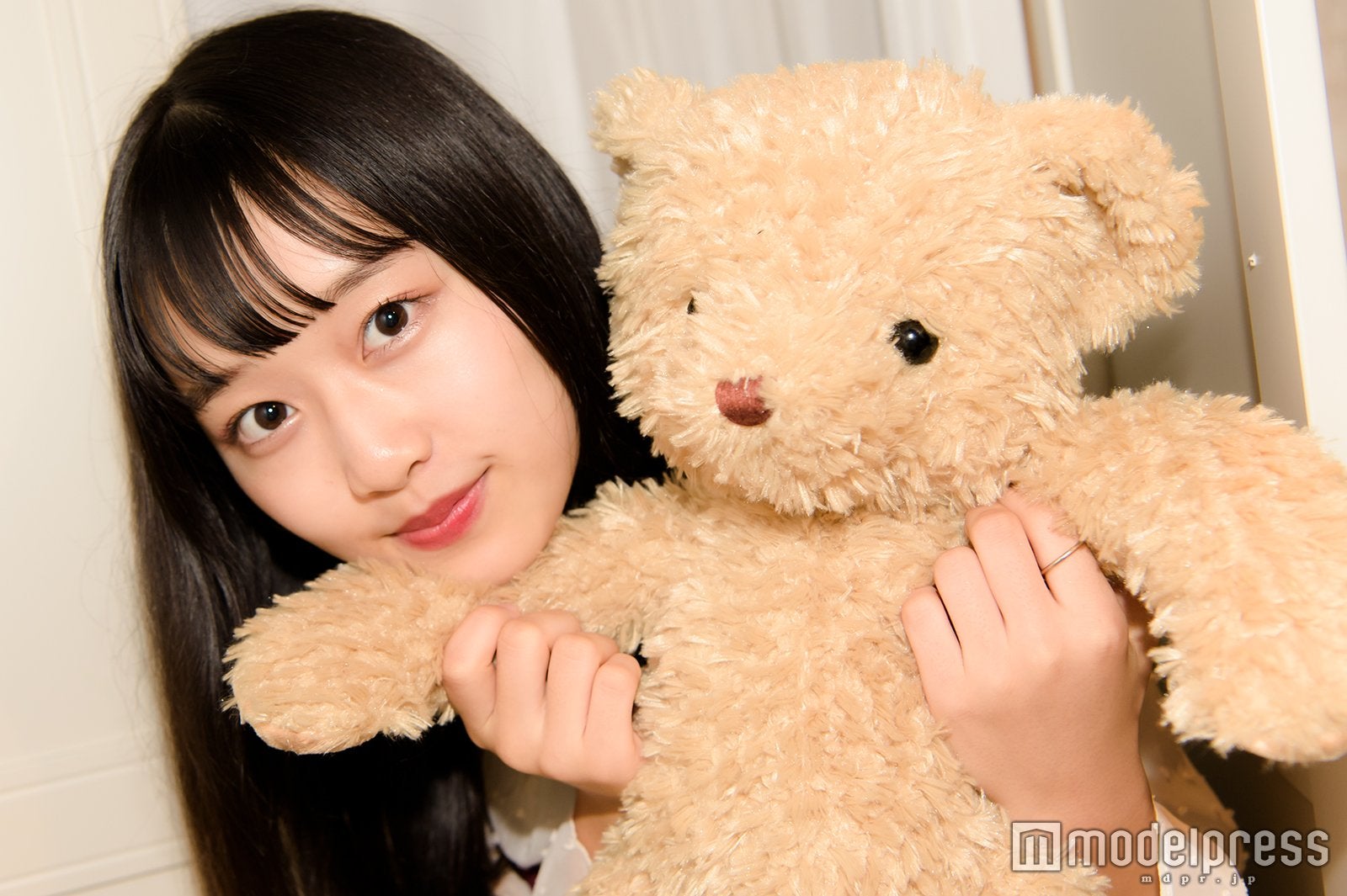 としお理歩／「モデルプレス」フォトスペースにて（C）モデルプレス