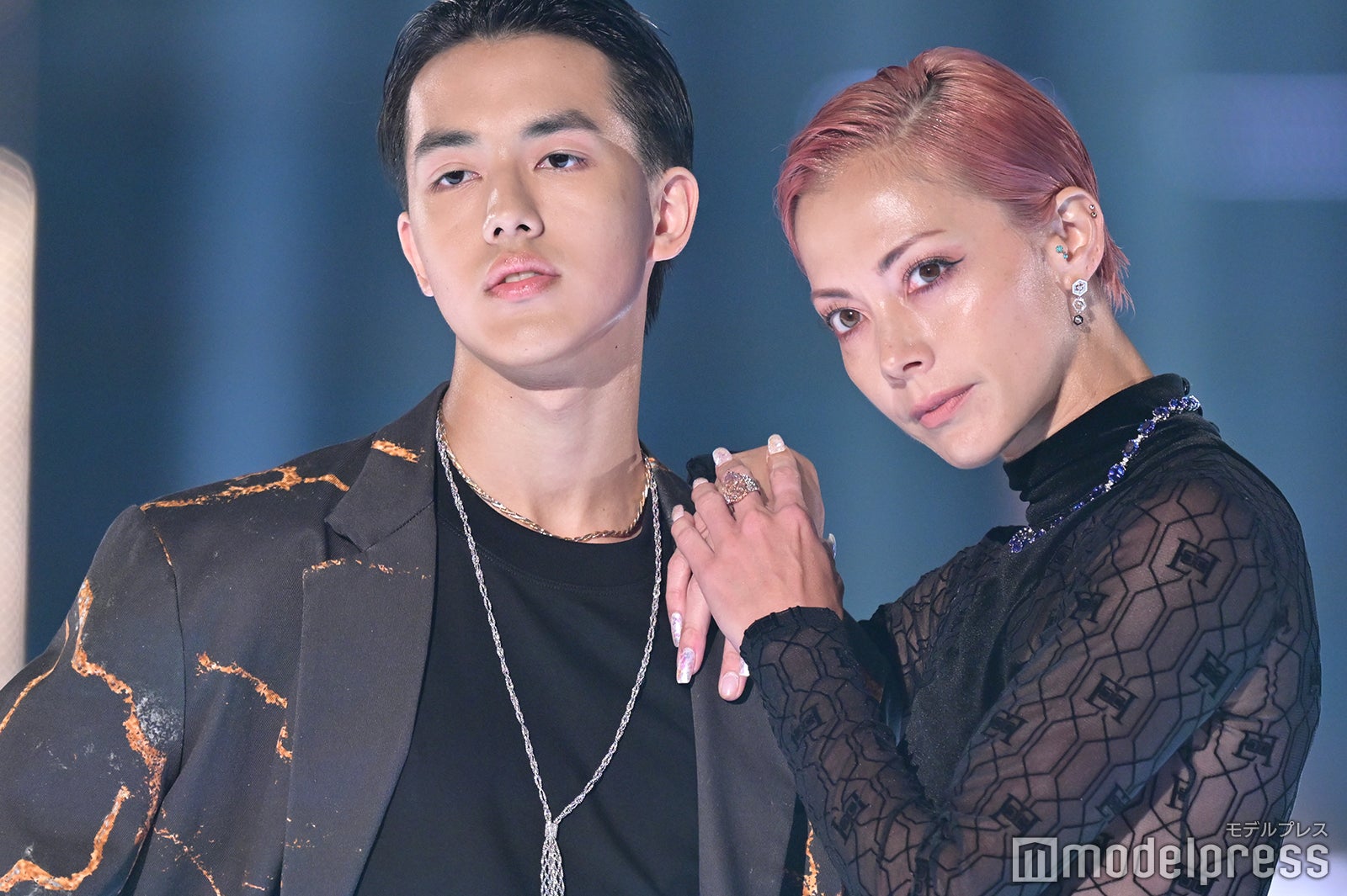 土屋アンナ、イケメン息子・澄海と6年ぶり「TGC」で親子ランウェイ＜TGC2023A／W＞