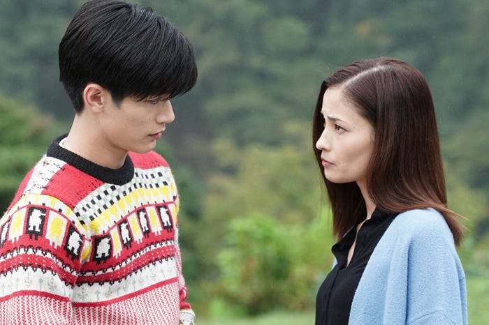 三浦春馬、黒木メイサ/「オトナ高校」第4話より(C)テレビ朝日