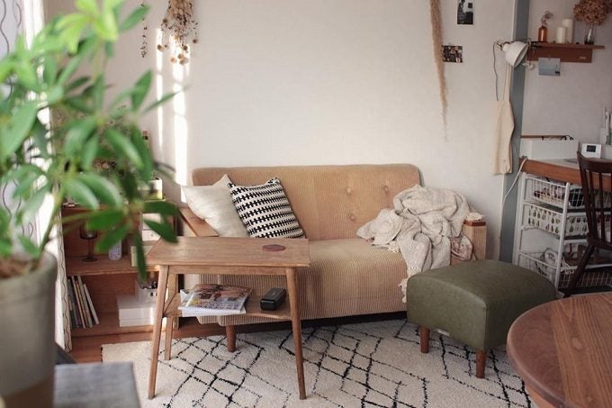 狭い部屋でも置ける 失敗しないソファの選び方 テイスト別コーデ例 モデルプレス 狭い部屋でも置ける 失敗しないソファの選び方 テイスト別コーデ例 モデルプレス