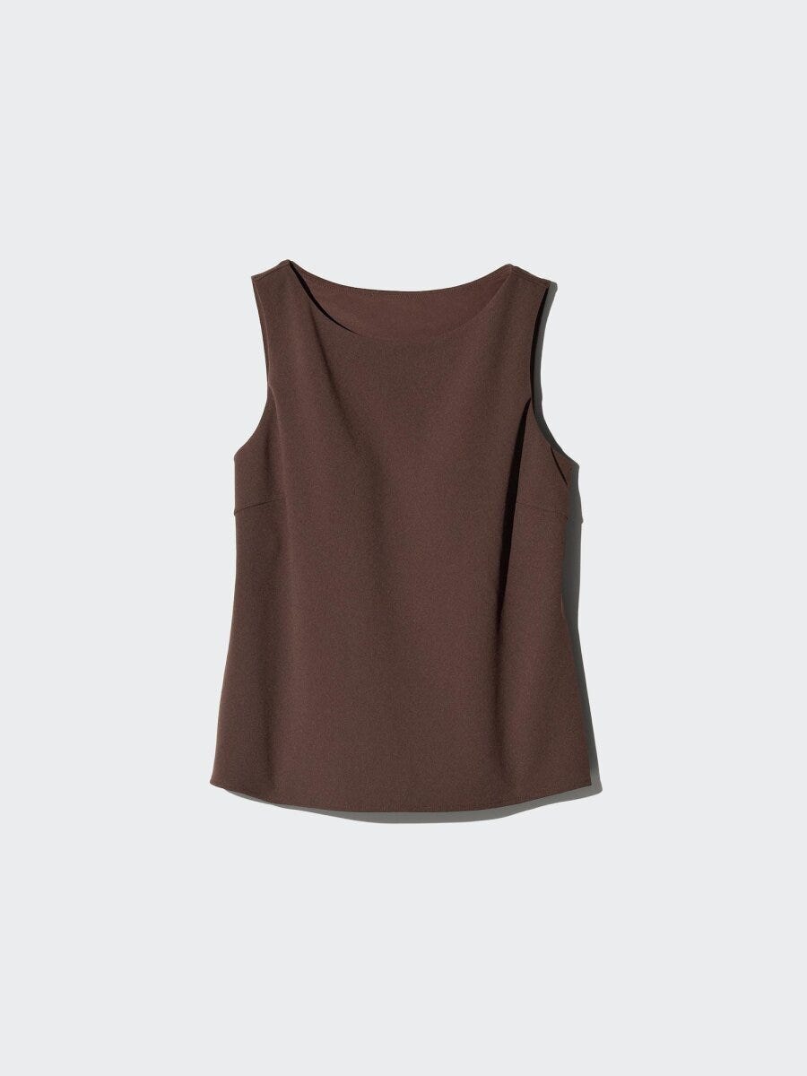 ユニクロのクレープジャージーボートネックブラトップ