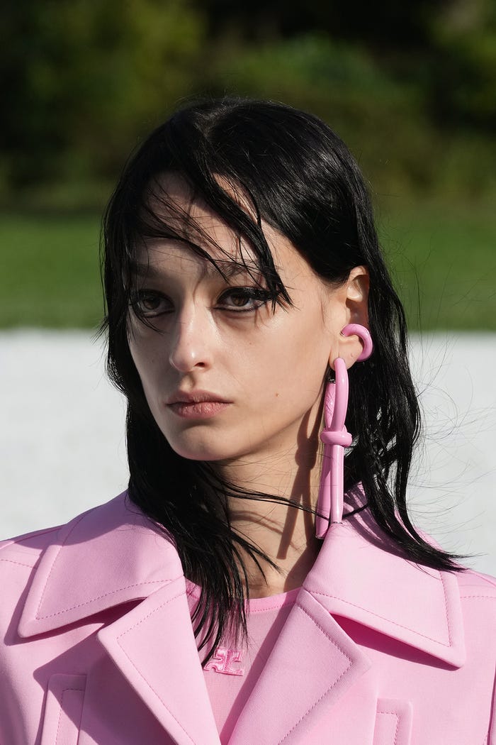 「courrèges」Paris Fashion Week Womenswear Spring-Summer 2022より/photo by Getty Images