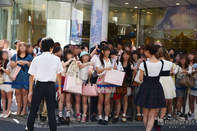 ファッション誌「LARME（ラルム）」（徳間書店）の創刊1周年記念イベント「LOVELY 1st ANNIVERSARY」／登場した菅野結以、AMO、永尾まりやに熱狂するファン