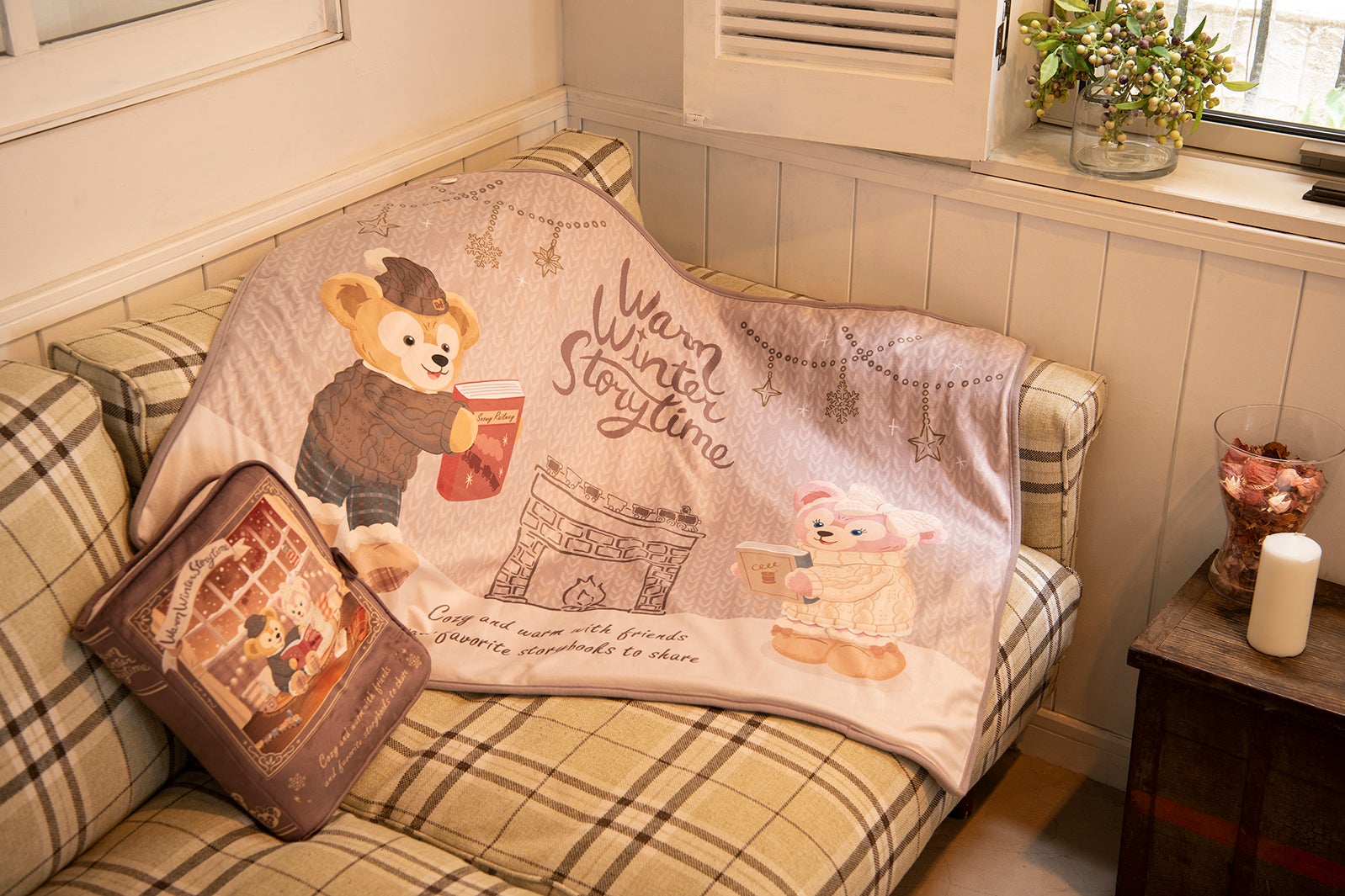 ブランケット5,400円※イメージ（C）Disney