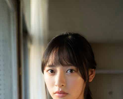 「ミスマガジン」大槻りこ、スク水&制服姿で青春を体現
