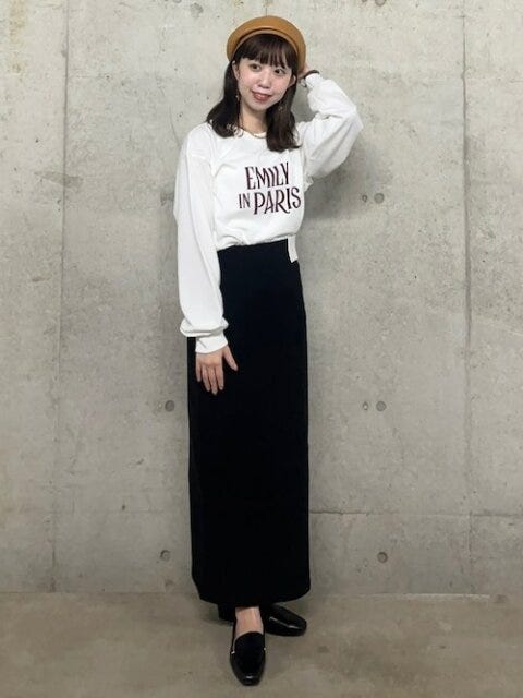 コーデ　スカート　黒