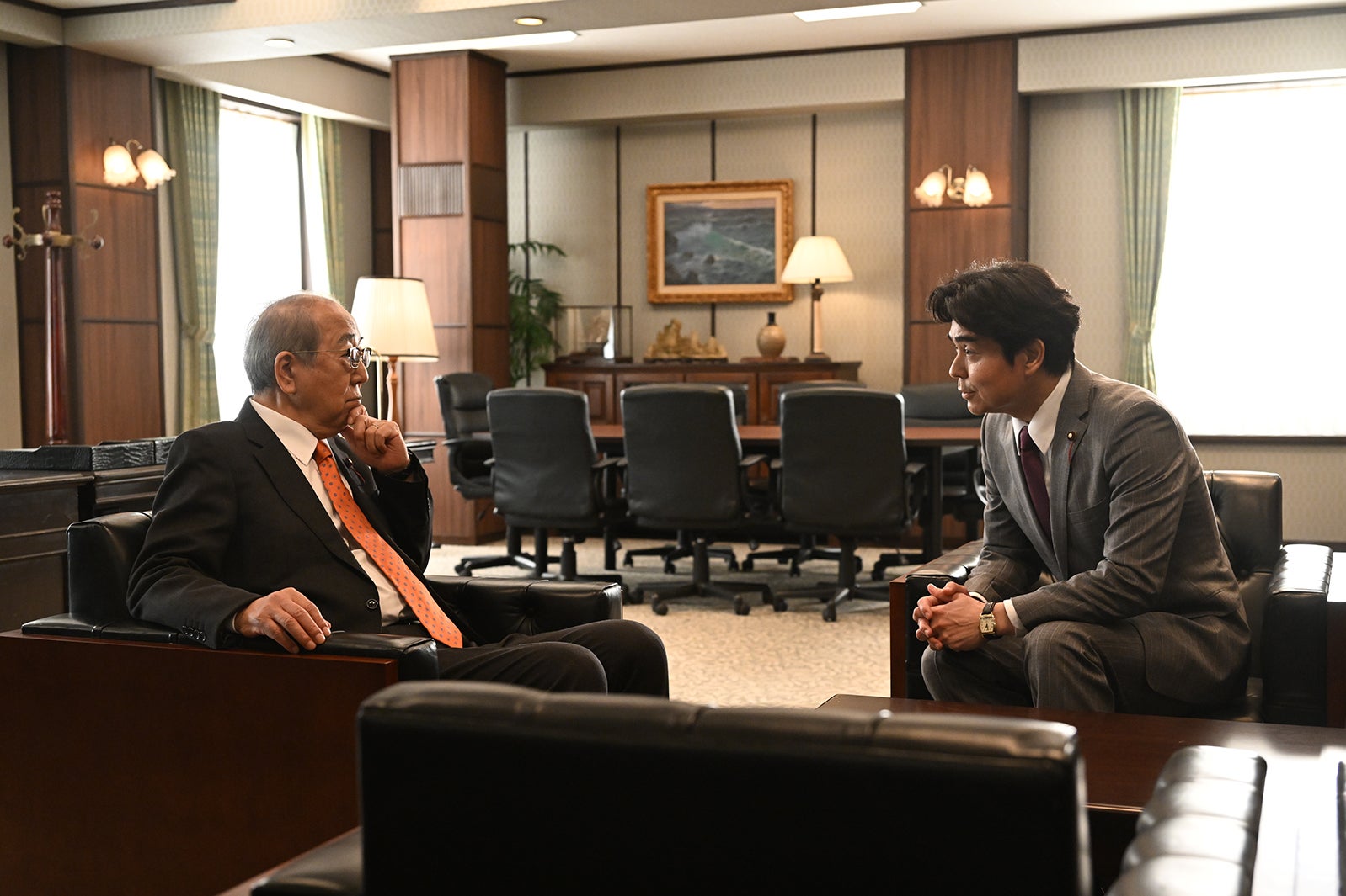 岸部一徳、小澤征悦「罠の戦争」第8話より（C）カンテレ