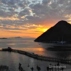 バルコニーからの美しい夕景(C)モデルプレス