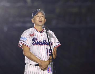 「誇れる188勝194敗だと思っております」“小さな大投手”石川雅規が笑顔と涙の引退スピーチ 25年のプロ生活にピリオド