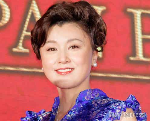 藤原紀香、SEXYワンショルドレス姿で美肩披露「素敵」「女王の風格」