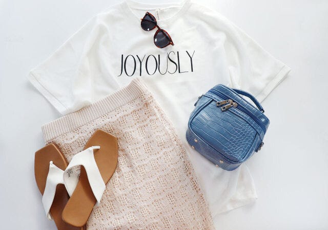 しまむら　スカート　Tシャツ　コーデ