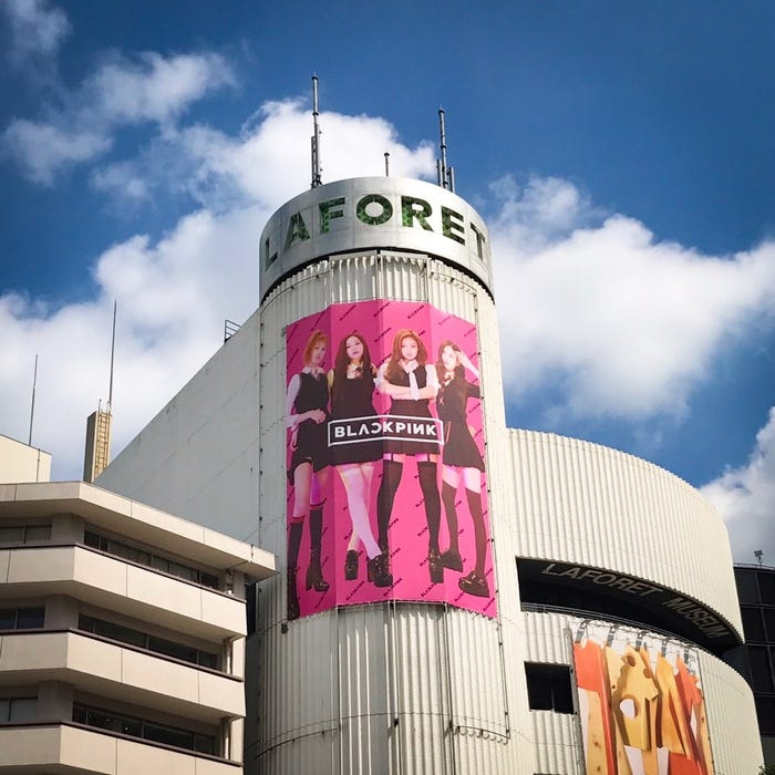 BLACKPINK巨大ビジュアル (画像提供:エイベックス)