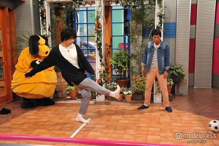 得意のサッカーでストラックアウトにも挑戦/番組カット