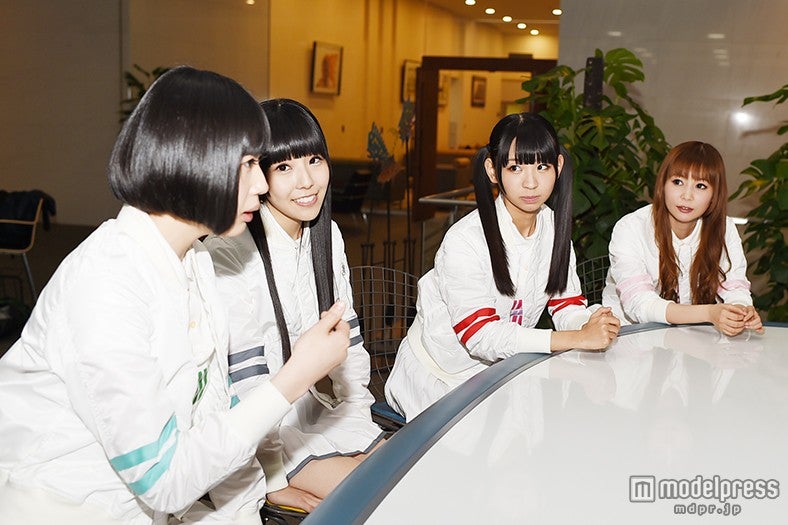 （左から）夢眠ねむ、相沢梨紗、古川未鈴、中川翔子