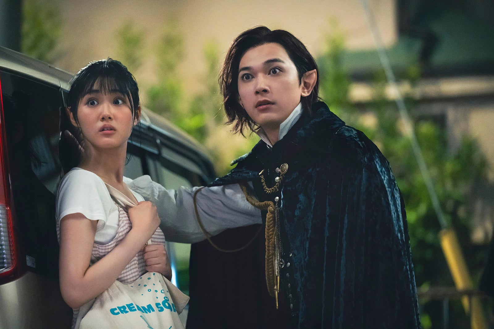 原菜乃華、吉沢亮「ババンババンバンバンパイア」（C）2025「ババンババンバンバンパイア」製作委員会（C）奥嶋ひろまさ（秋田書店）2022