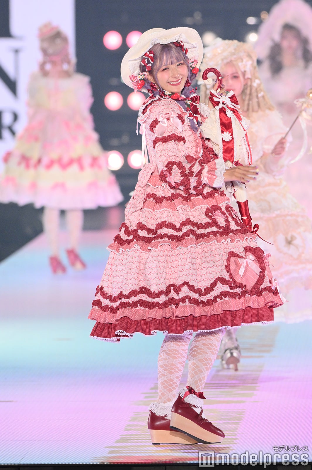 しなこ（C）モデルプレス