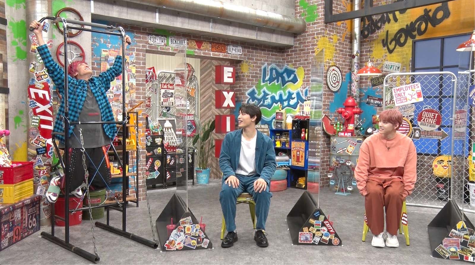 兼近大樹も懸垂に挑戦 （提供動画）