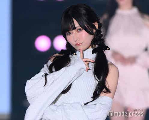 きゅるして・逃げ水あむ、美肩見せSEXYワンピ着こなし ラメ素材で存在感 【関コレ2025A/W】