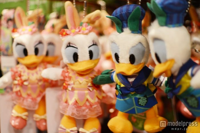 ドナルド、デイジーのぬいぐるみバッジ