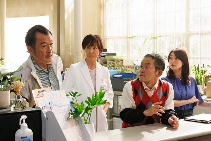 吉田鋼太郎、高島礼子、半海一晃、大島優子「GO HOME~警視庁身元不明人相談室~」最終話(C)日本テレビ