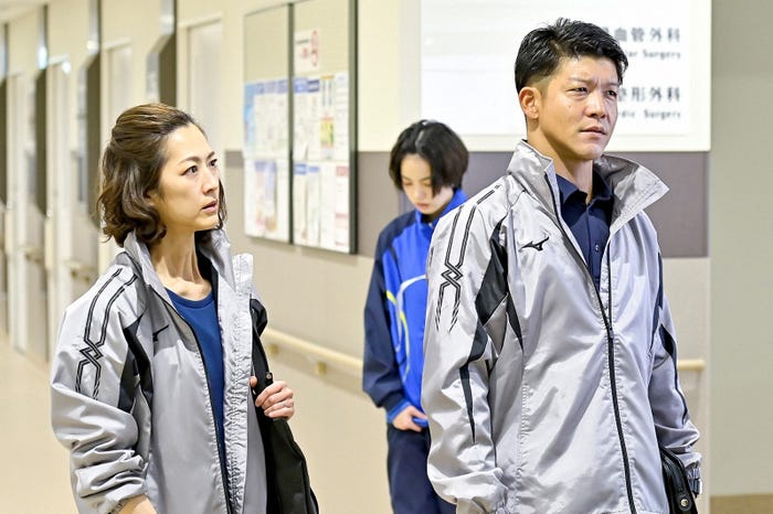 馬渕英里何、平手友梨奈、駿河太郎「ドラゴン桜」第2話より(C)TBS