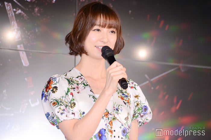 篠田麻里子 愛娘顔出しショット公開 綺麗な顔 可愛い と反響 モデルプレス