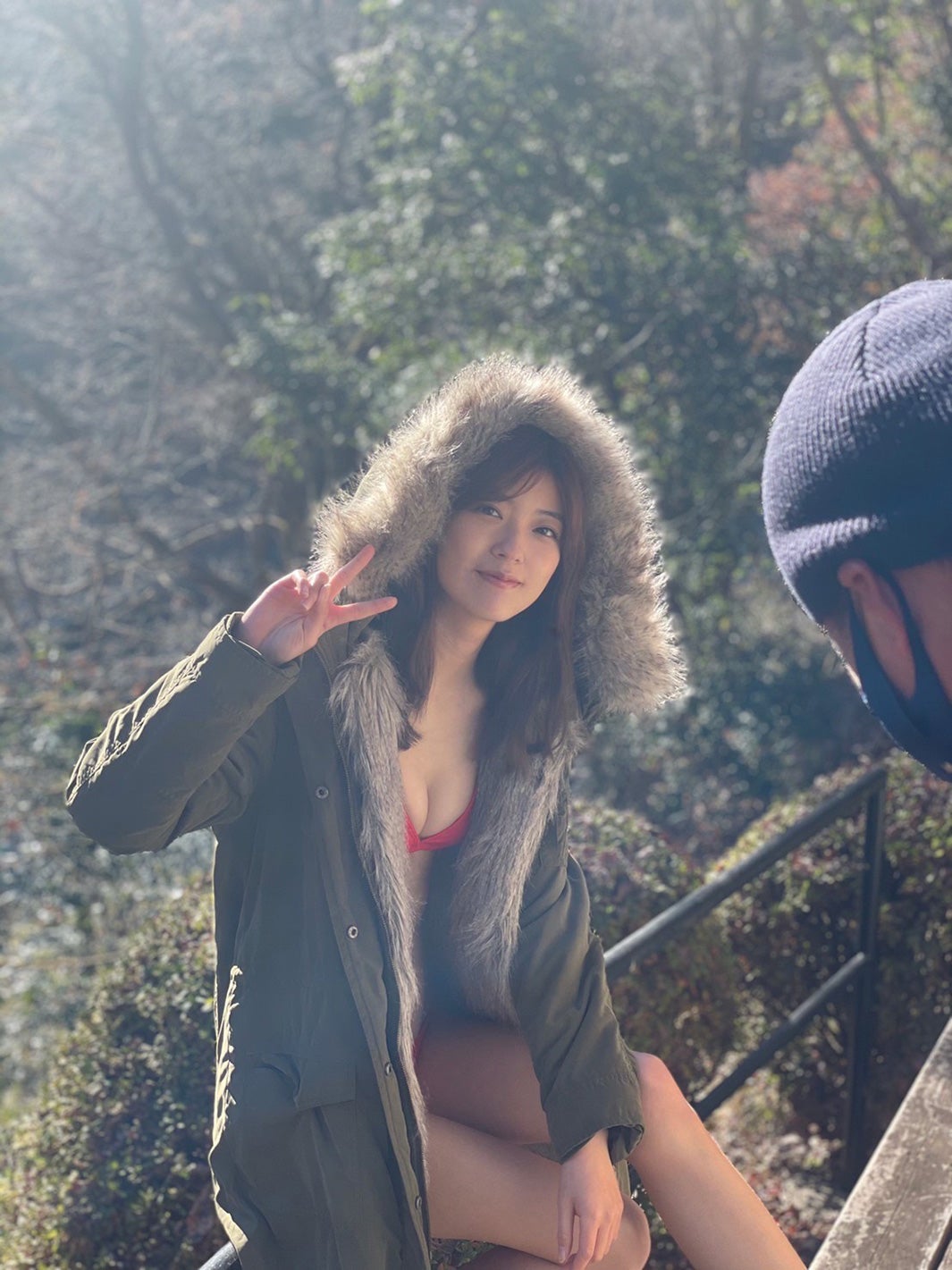 工藤美桜／「週刊プレイボーイ」プラチナムプロダクション20周年記念号オフショット（提供写真）