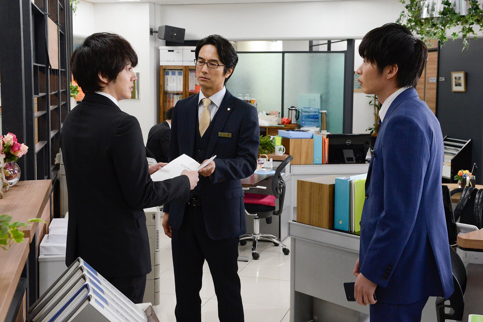 林遣都、眞島秀和、田中圭／「おっさんずラブ」第3話より（C）テレビ朝日