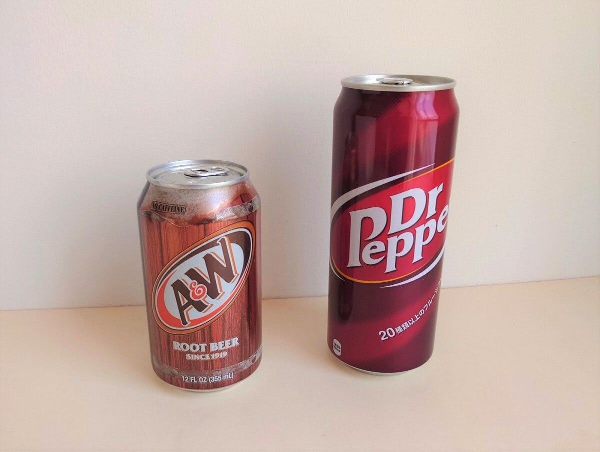 ルートビアは「わしたショップ国際通り店」にて190円、ドクターペッパーは那覇市内のコンビニにて125円で購入