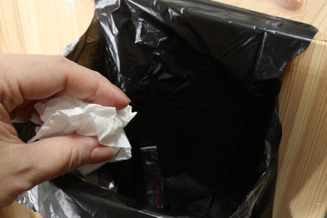 セリアのトイレにペタッとサニタリー袋は貼って使えるゴミ袋