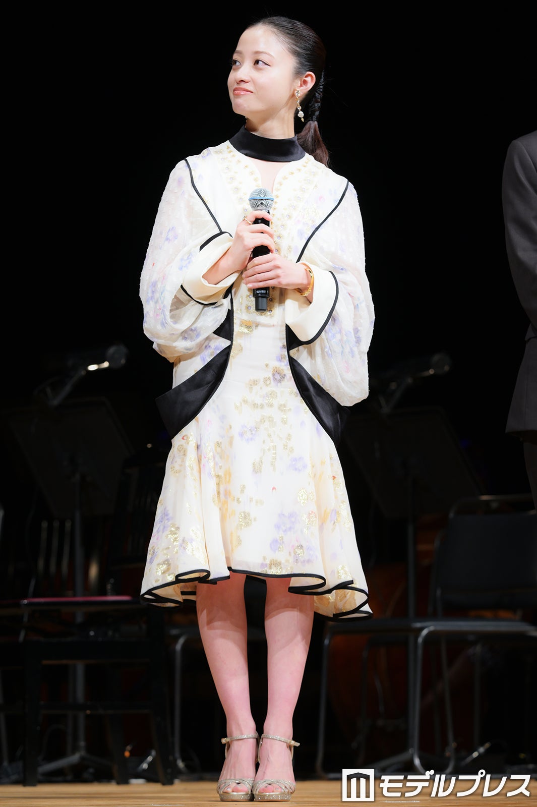 橋本環奈（C）モデルプレス