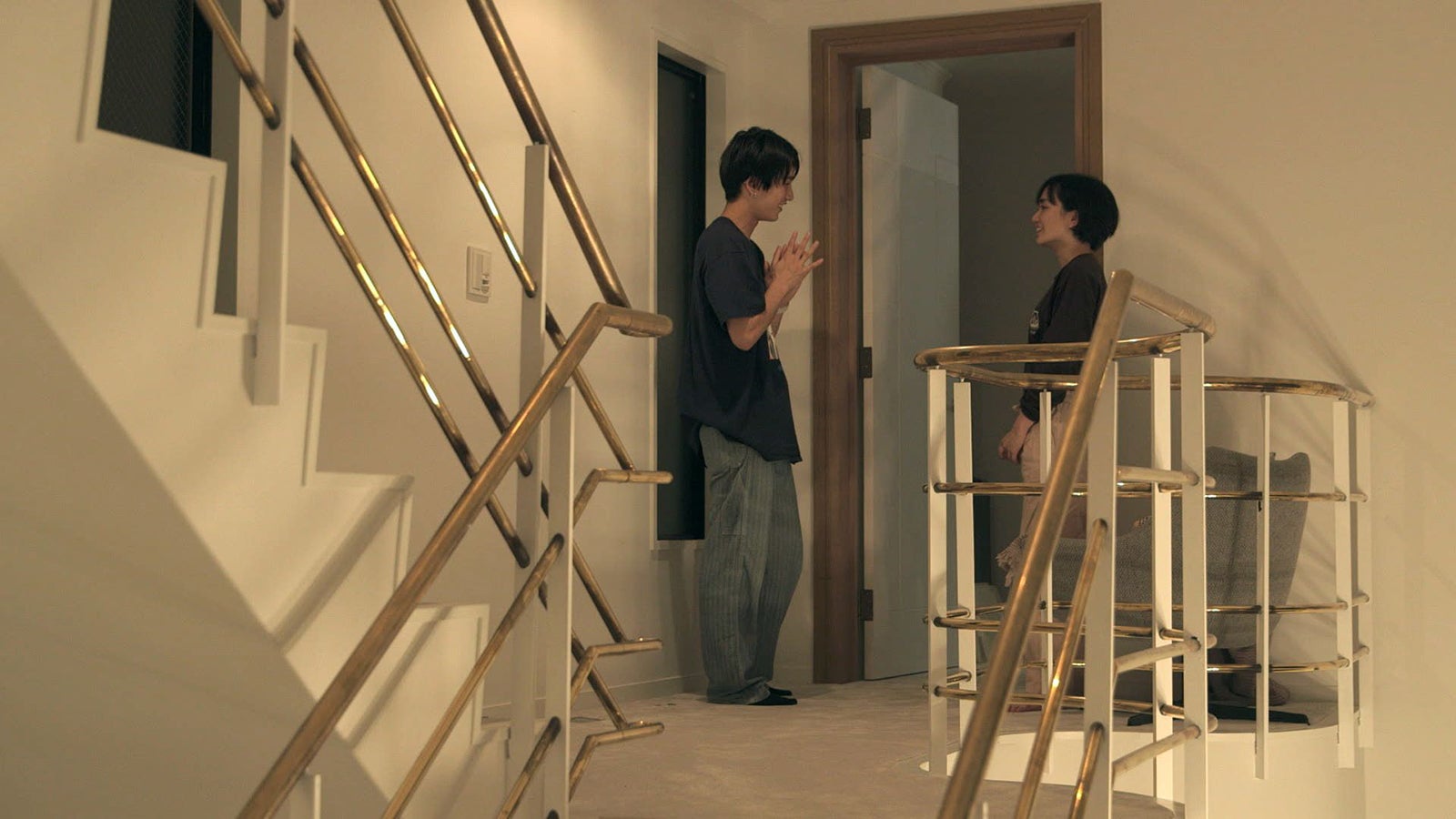 流佳、香織「TERRACE HOUSE TOKYO 2019-2020」8th WEEK（C）フジテレビ／イースト・エンタテインメント