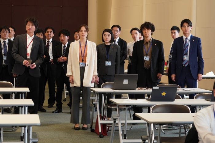 藤原竜也、広瀬アリス。成海璃子、ユースケ・サンタマリア、小宮璃央「全領域異常解決室」第5話(C)フジテレビ