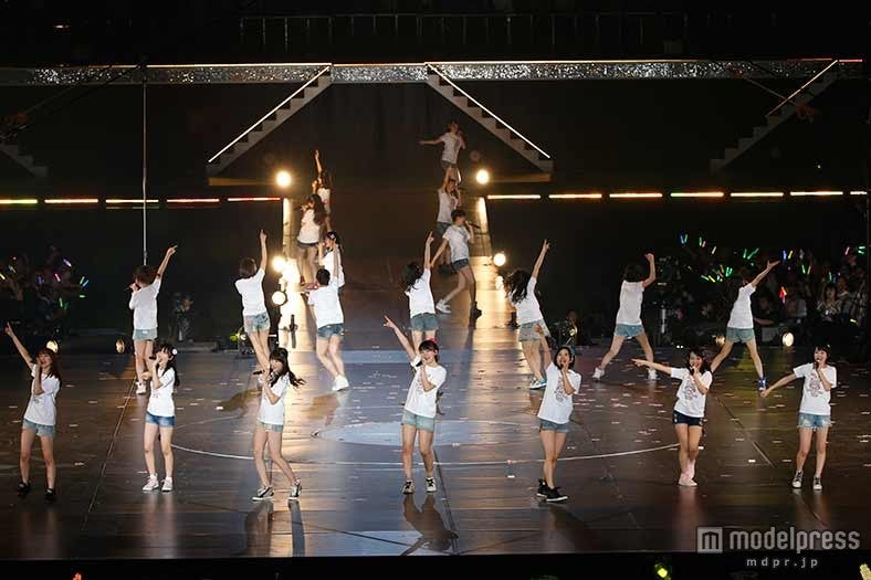 「AKB48ヤングメンバー全国ツアー～未来は今から作られる～」初日公演の様子（C）AKS