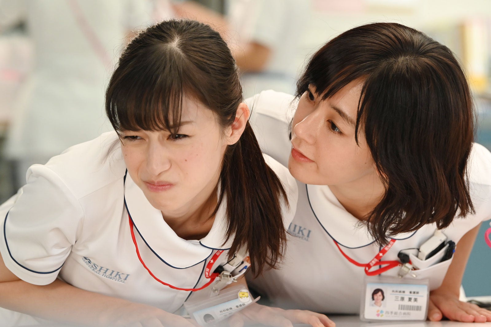 中条あやみ・水川あさみ／「白衣の戦士！」第1話より（C）日本テレビ